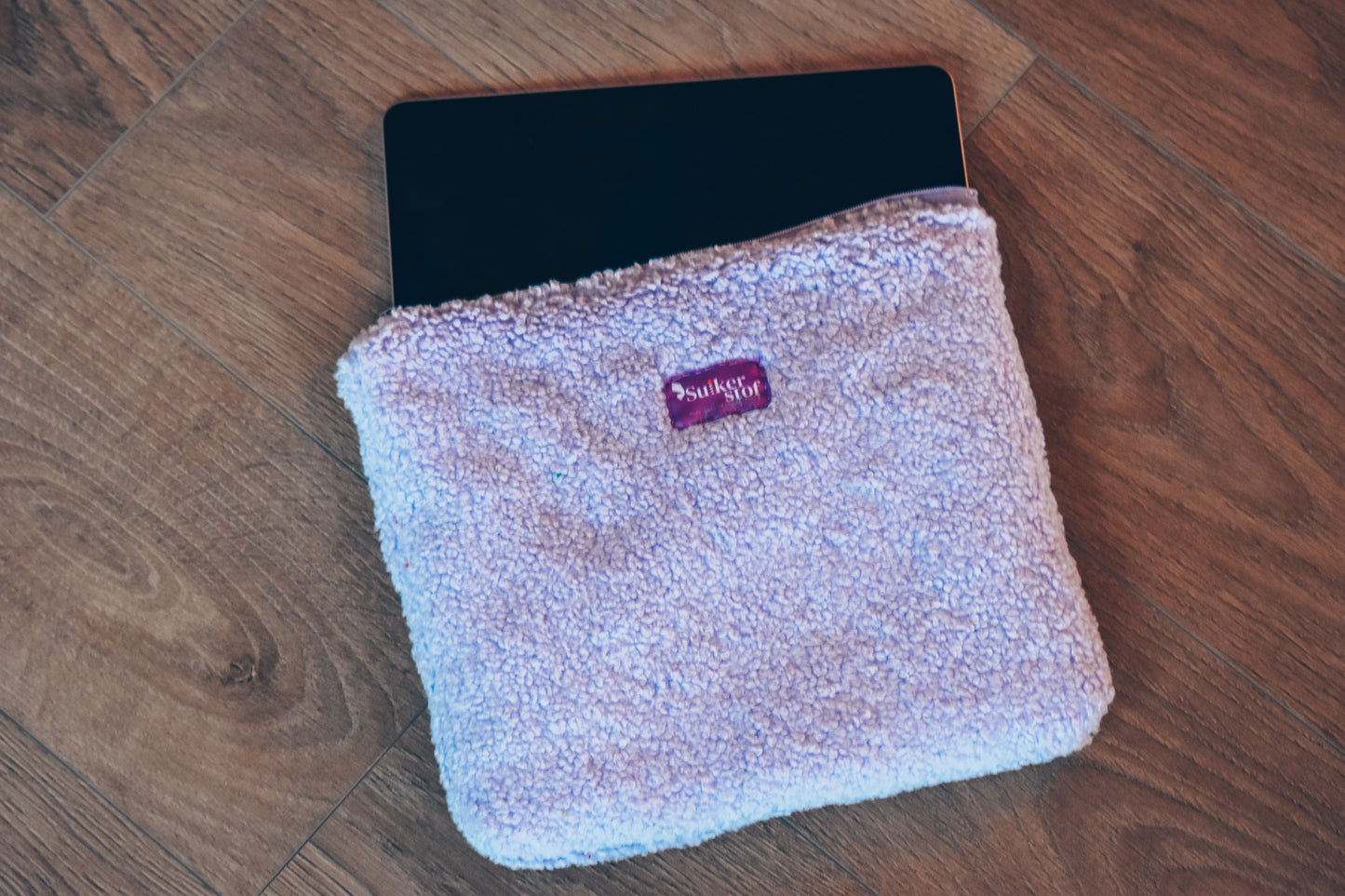 OP AANVRAAG: Laptopsleeve (stof, kleur en maat op aanvraag)