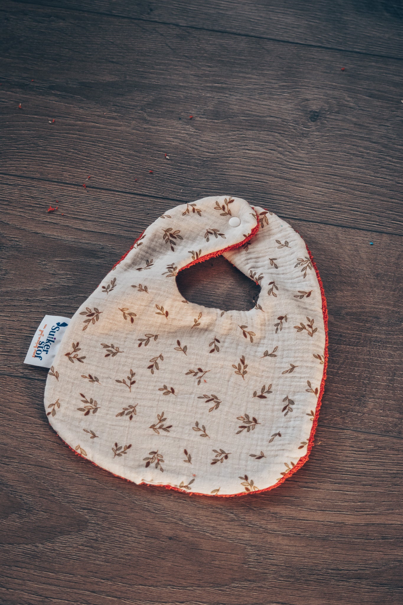 OP AANVRAAG: Slabbetje (kleur en stof op aanvraag)