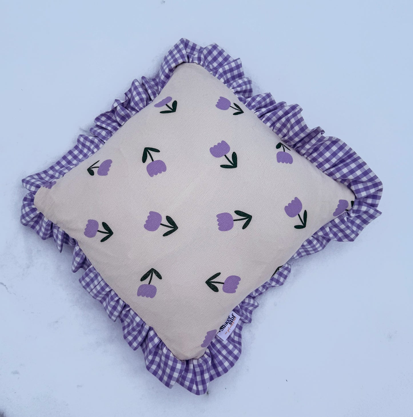 OP AANVRAAG: Kussen met ruffles (in kleuren naar keuze)