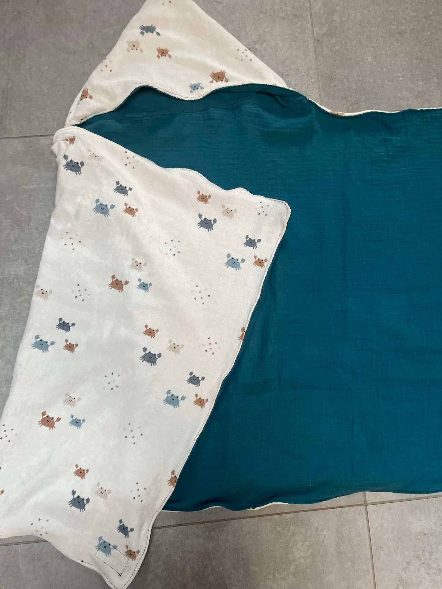 OP AANVRAAG: Babybadcape (kleur en stof op aanvraag)