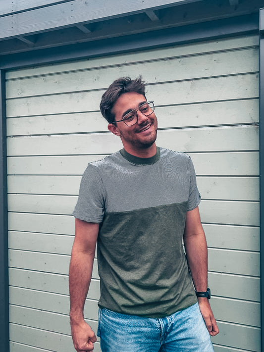 OP AANVRAAG: Mannen T-shirt in 2 kleuren met korte mouwen (kleur, stof en maat op aanvraag)