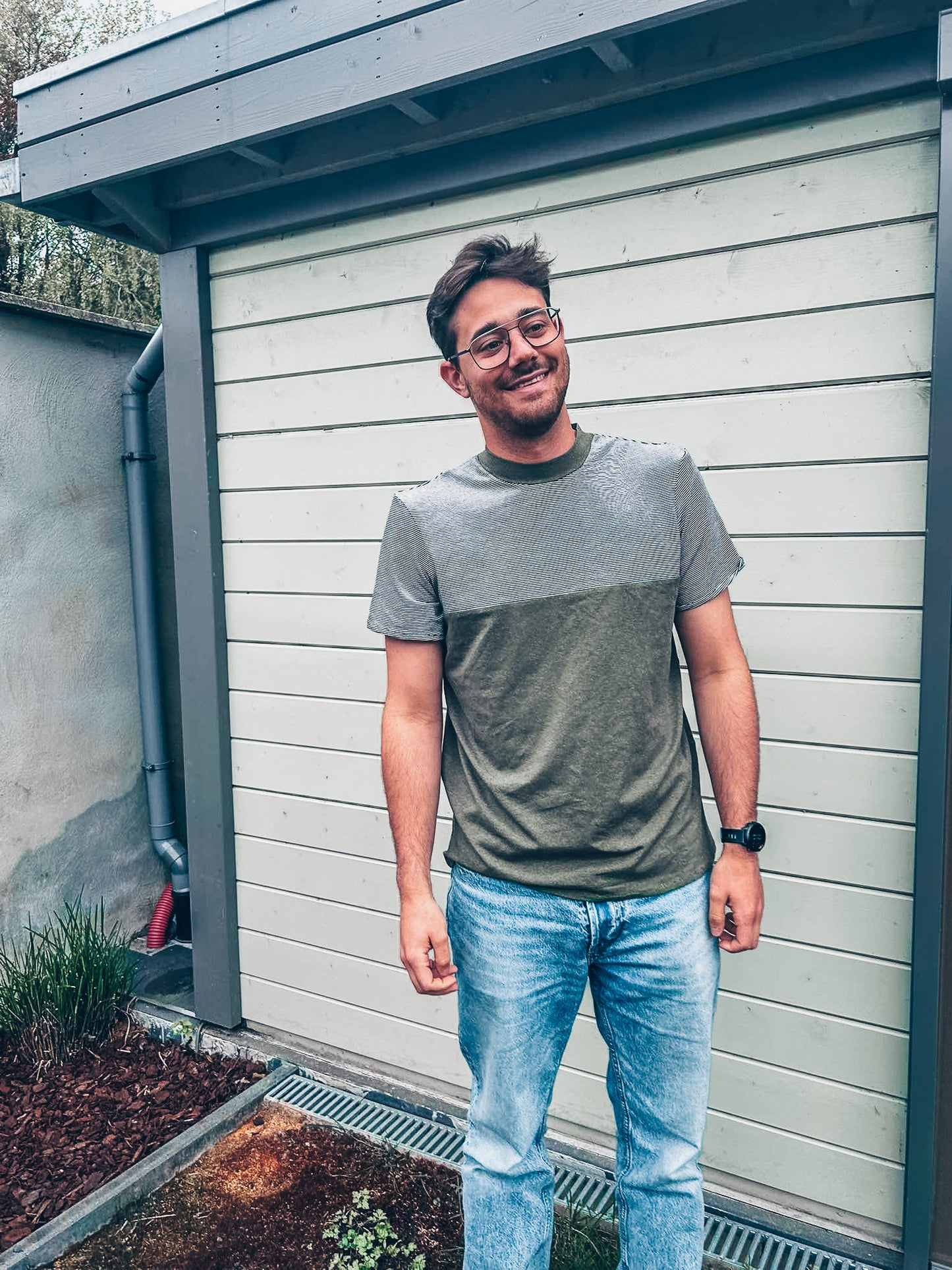 OP AANVRAAG: Mannen T-shirt in 2 kleuren met korte mouwen (kleur, stof en maat op aanvraag)
