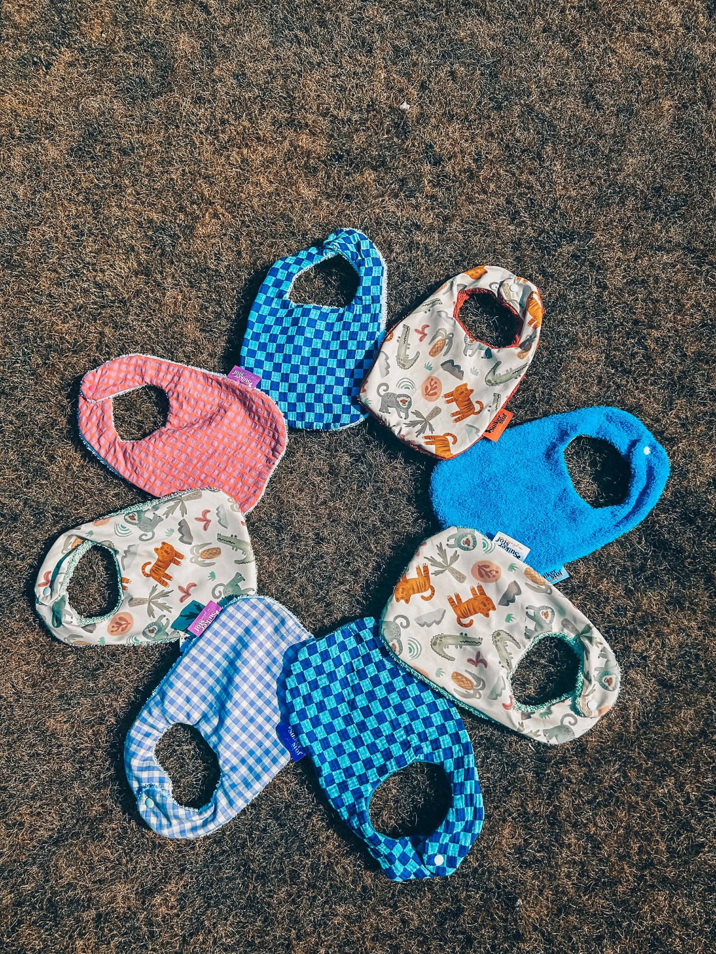 OP AANVRAAG: Slabbetje (kleur en stof op aanvraag)