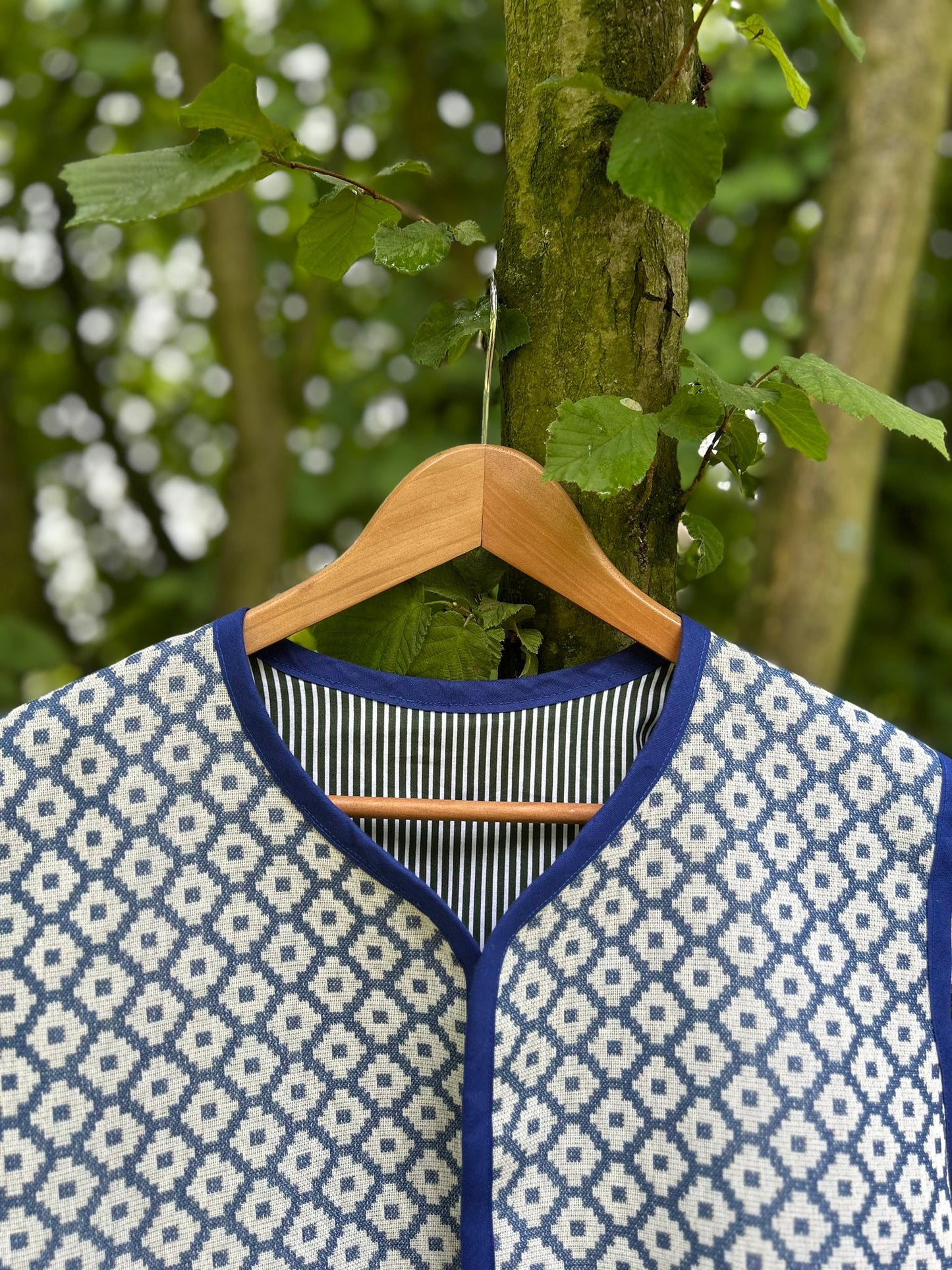 OP AANVRAAG: Vestje 'Febe' (stof, kleur en maat op aanvraag)