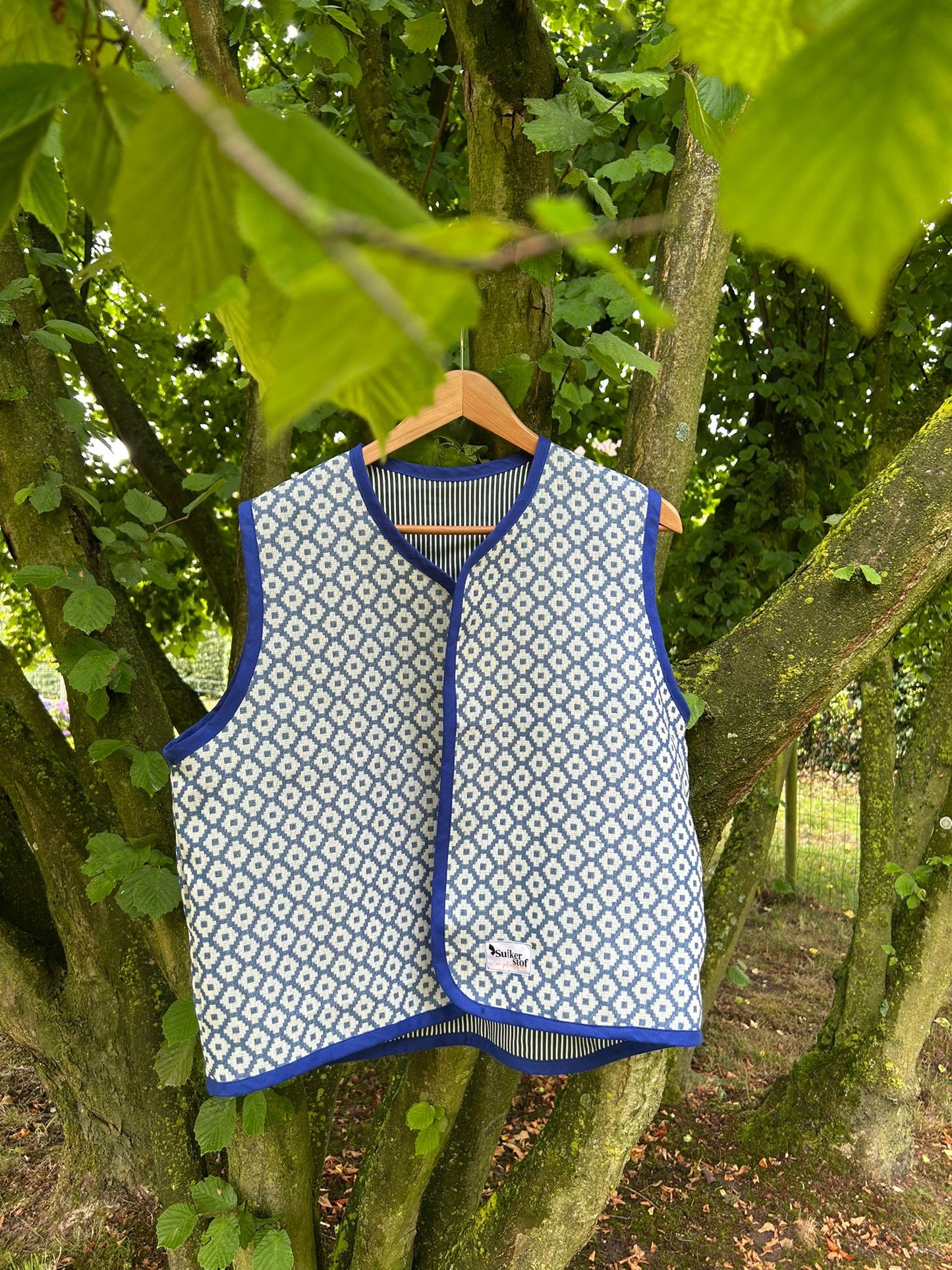 OP AANVRAAG: Vestje 'Febe' (stof, kleur en maat op aanvraag)