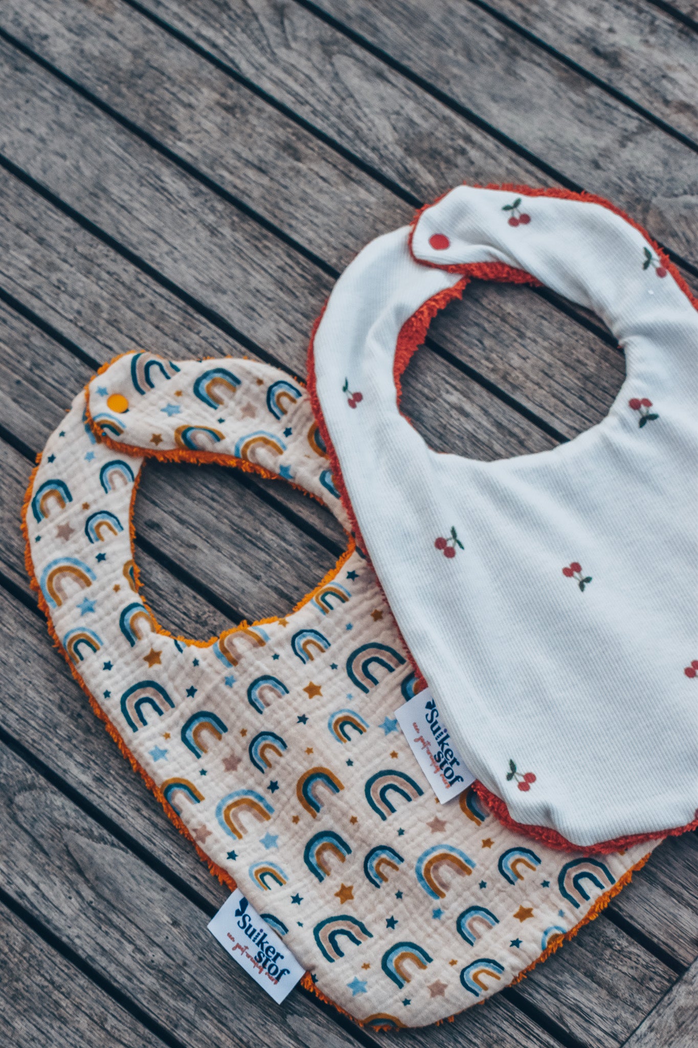 OP AANVRAAG: Slabbetje (kleur en stof op aanvraag)