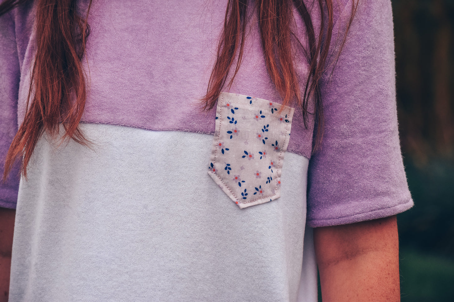 OP AANVRAAG:  Vrouwen T-shirt in 2 kleuren met korte mouwen (kleur, stof en maat op aanvraag)