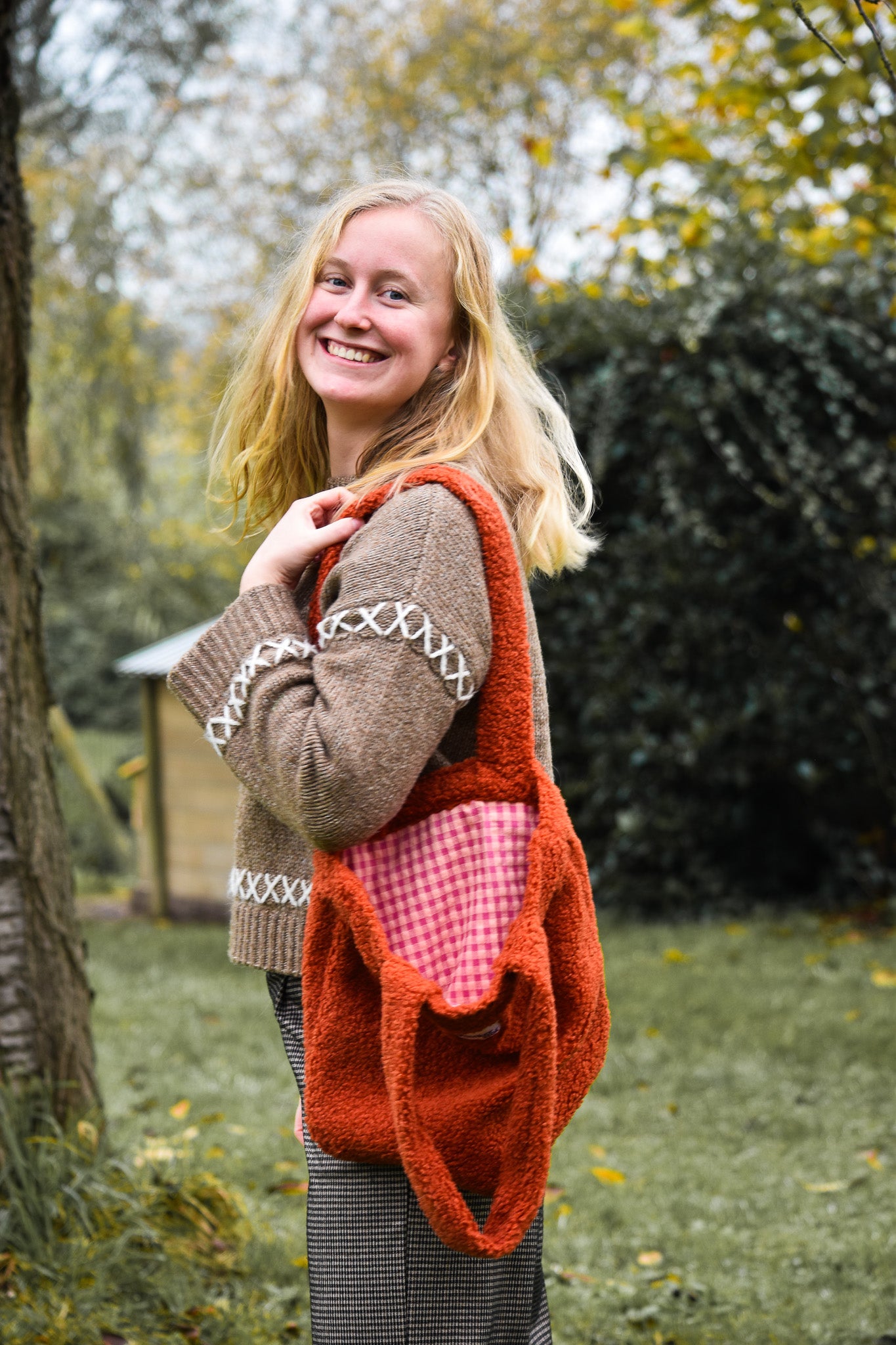 OP AANVRAAG: Totebag (kleur en stof op aanvraag)