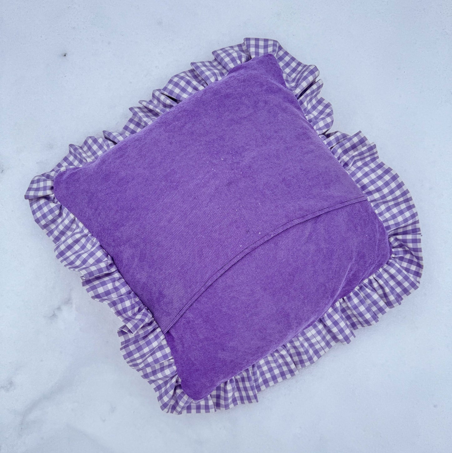 OP AANVRAAG: Kussen met ruffles (in kleuren naar keuze)